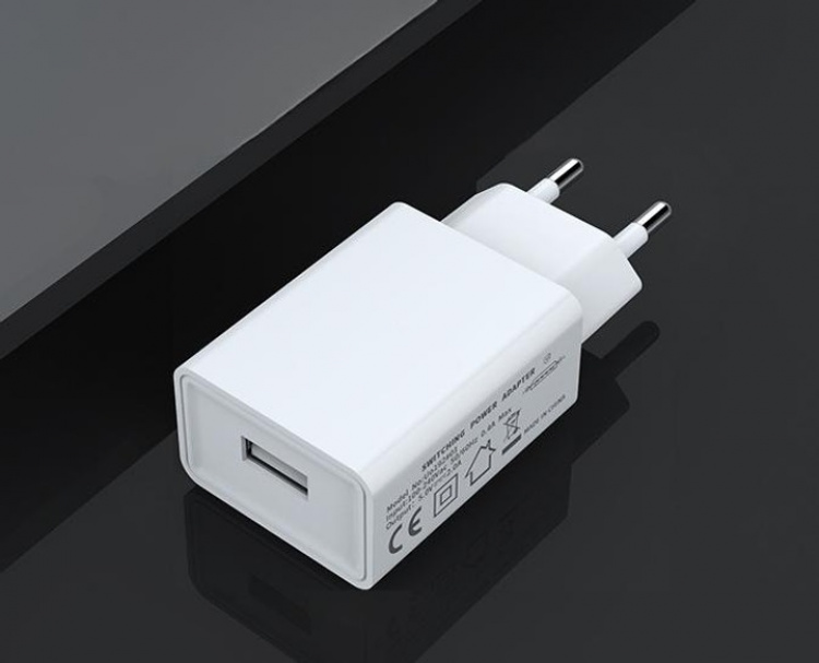 AC-adapter 5V 1A-2A USB, hvid