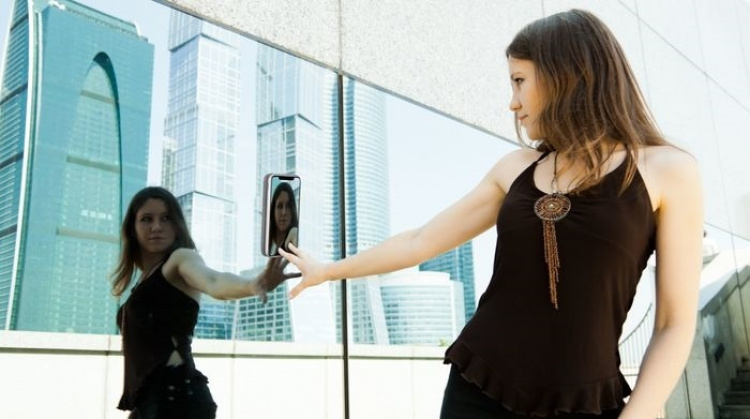 Cellularline Selfie-etui til iPhone X/XS, Glitter