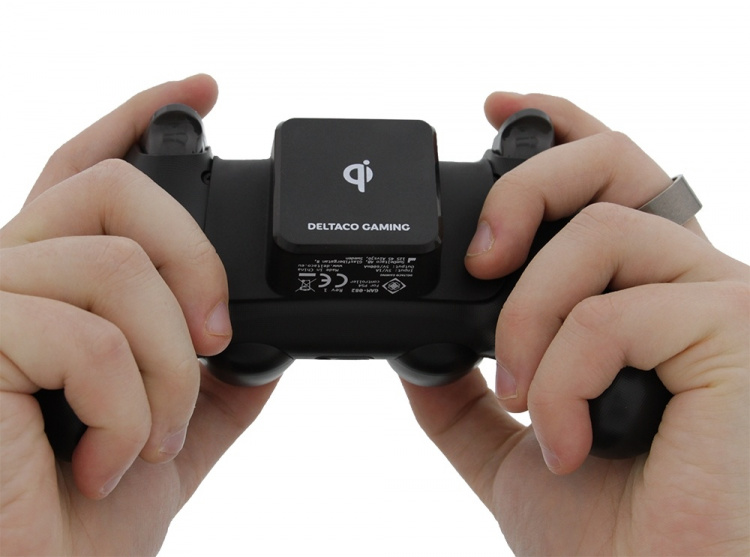 DELTACO GAMING trådlös Qi-receiver till PS4 handkontroll, svart DELTACO GAMING trådlös Qi-receiver till PS4 handkontroll, svart