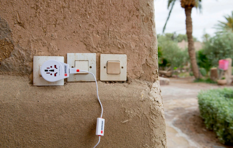 SKROSS Verden til Europa-adapter, integreret USB-port