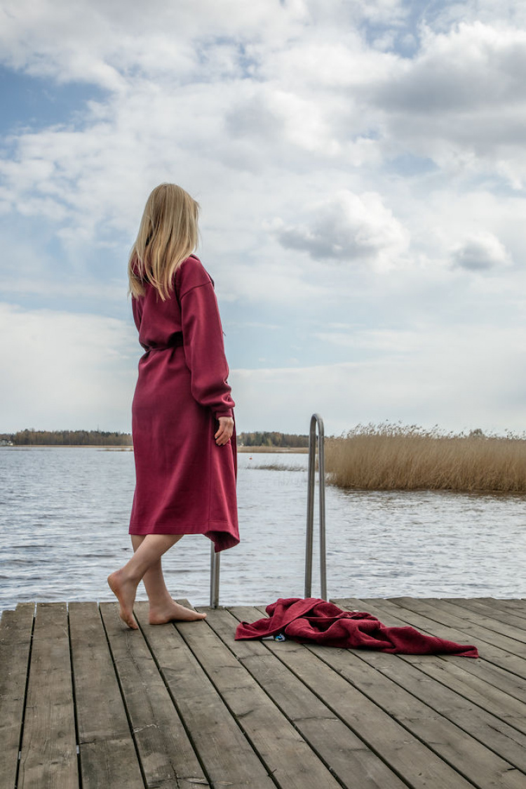 Kosta Linnewäfveri Badrock College, Vinröd