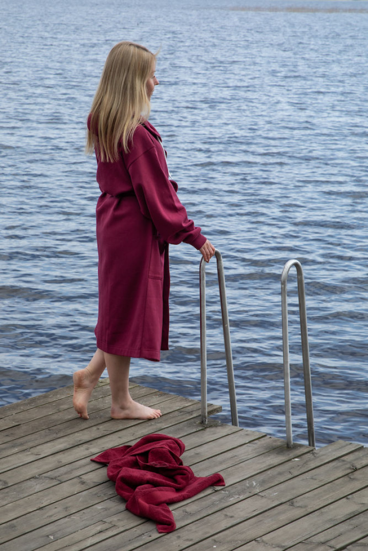 Kosta Linnewäfveri Badrock College, Vinröd