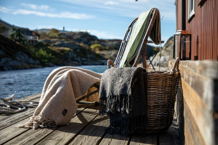 Kosta Linneväfveri Pläd Sjövallen, Grå