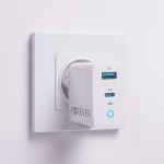 Forever GaN TC-06-65AC PD QC vægoplader 1x USB-C 1x USB 65W