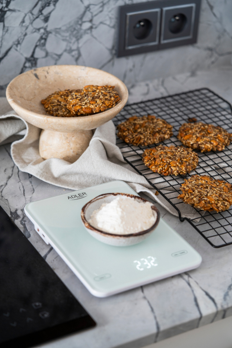 Adler AD 3177w Køkkenvægt 10 kg, USB-opladning, hvid