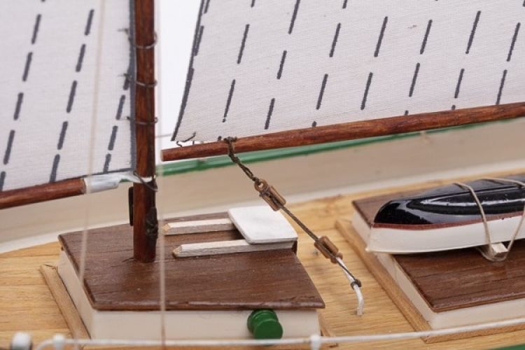 Billing Boats 1:60 Dana - Plastic hull