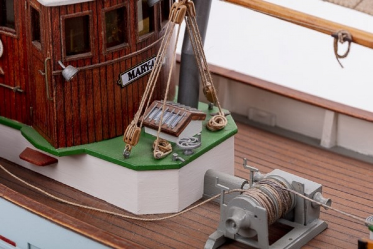 Billing Boats 1:33 Mary Ann - wooden hull