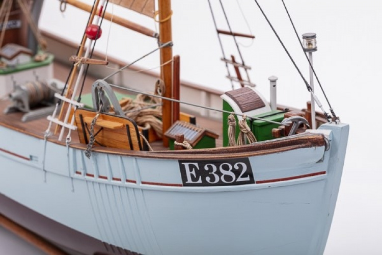 Billing Boats 1:33 Mary Ann - wooden hull