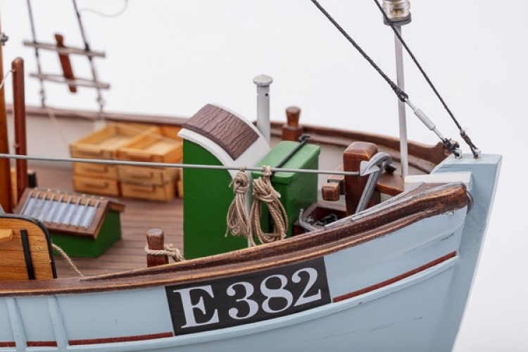 Billing Boats 1:33 Mary Ann - wooden hull
