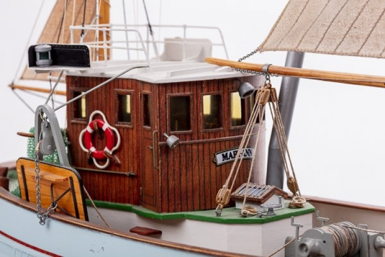 Billing Boats 1:33 Mary Ann - wooden hull