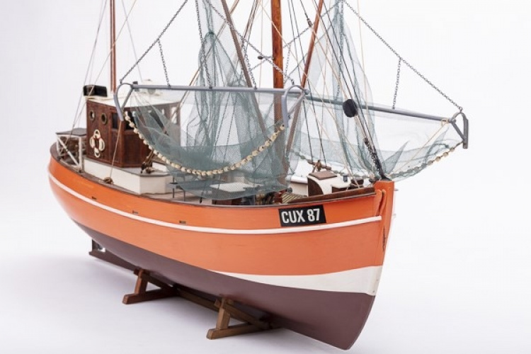 Billing Boats 1:33 CUX 87 (Krabbenkutter) -wooden hull Billing Boats 1:33 CUX 87 (Krabbenkutter) -wooden hull