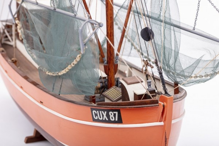 Billing Boats 1:33 CUX 87 (Krabbenkutter) -wooden hull Billing Boats 1:33 CUX 87 (Krabbenkutter) -wooden hull