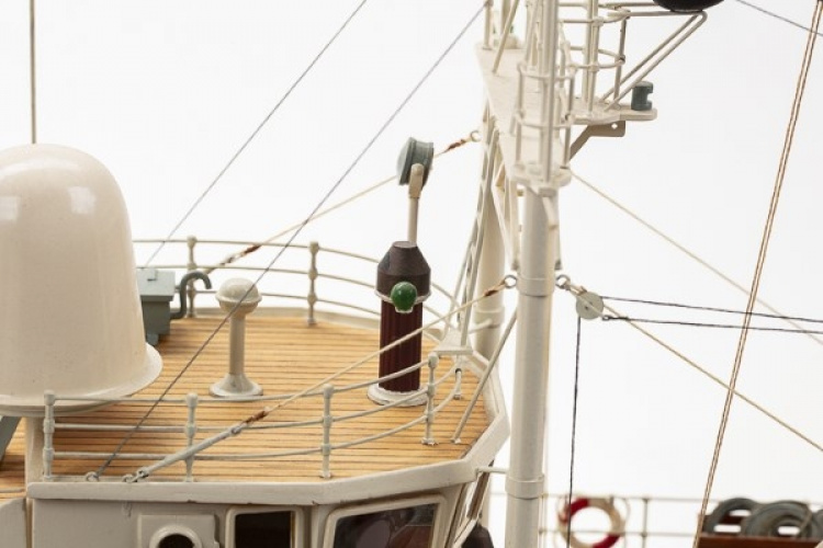 Billing Boats 1:45 Calypso - plastic hull Billing Boats 1:45 Calypso - plastic hull