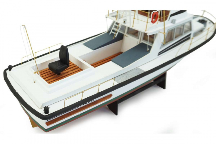 Billing Boats 1:30 White Star - Plastic hull