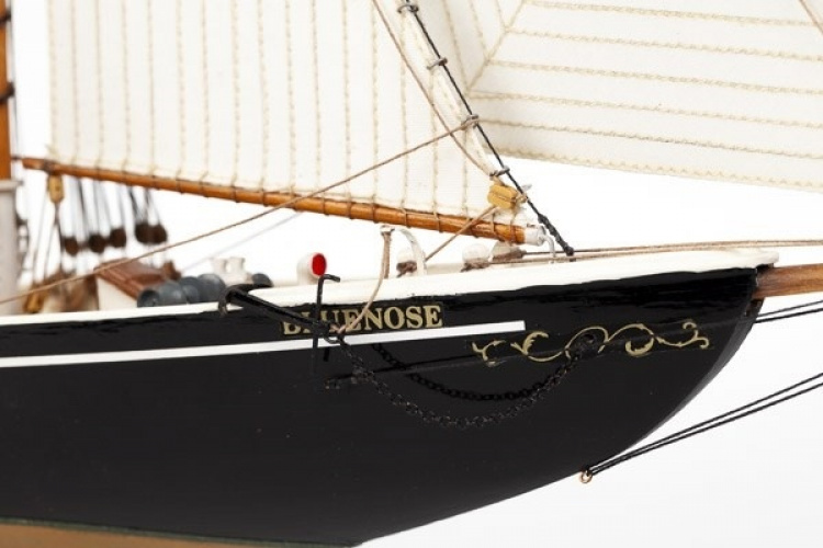 Billing Boats 1:100 Bluenose II -Wooden hull