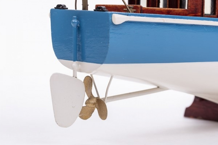 Billing Boats 1:35 H.M.S. Renown-wooden hull