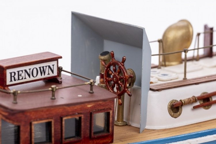 Billing Boats 1:35 H.M.S. Renown-wooden hull