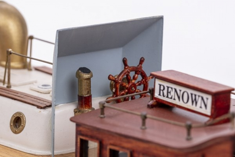 Billing Boats 1:35 H.M.S. Renown-wooden hull