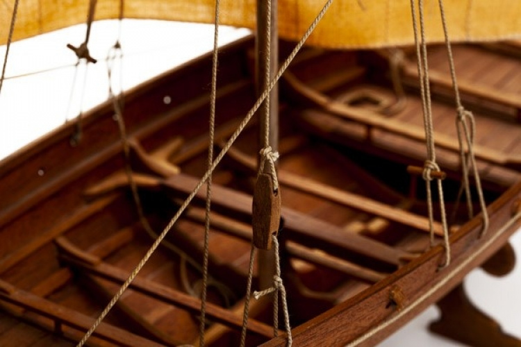 Billing Boats 1:25 Roar Ege -Wooden hull