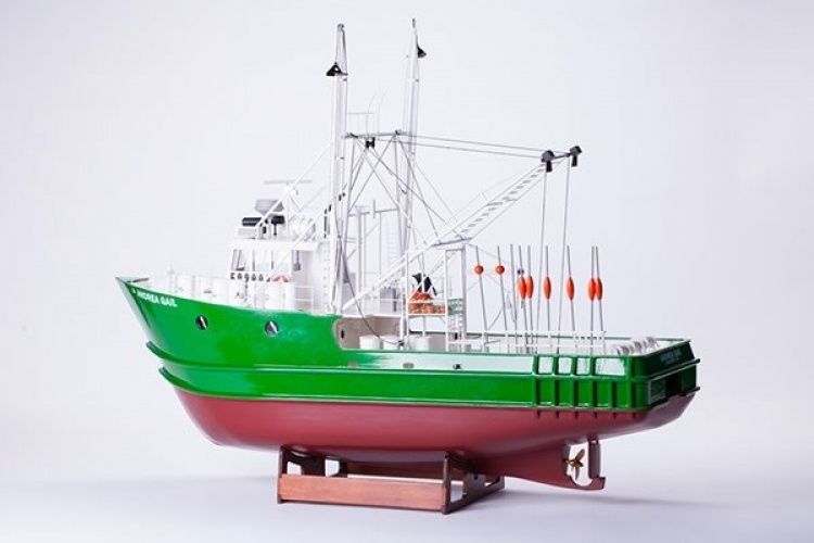 Billing Boats 1:30 Andrea Gail -Wooden hull