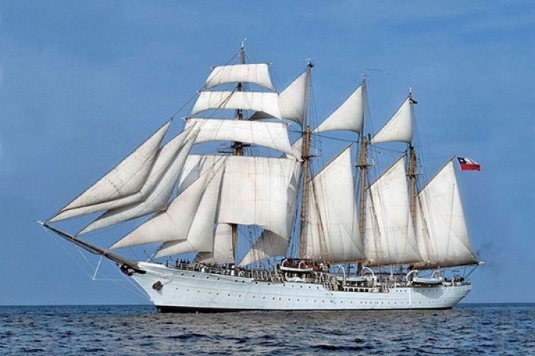 Billing Boats 1:100 Esmeralda Special Edition -Wooden hull Billing Boats 1:100 Esmeralda Special Edition -Wooden hull