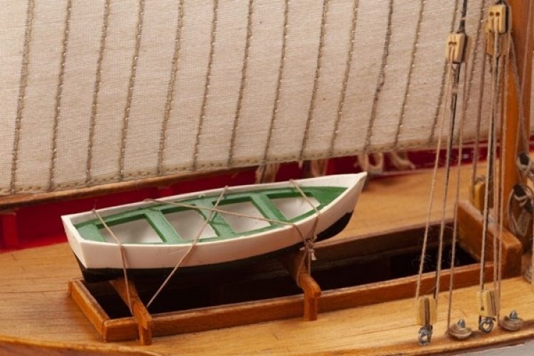 Billing Boats 1:80 LE MARTEGAOU - Wooden hull