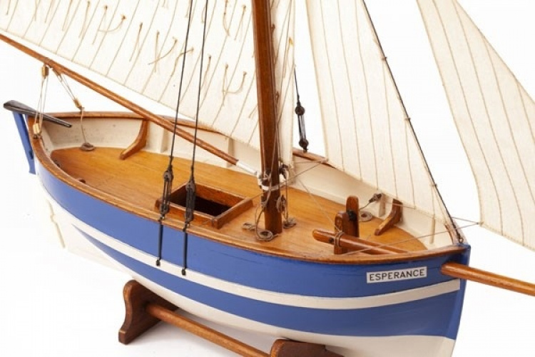Billing Boats 1:30 ESPERANCE - Wooden hull