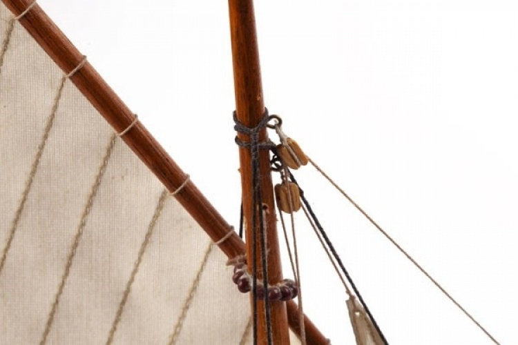 Billing Boats 1:30 ESPERANCE - Wooden hull