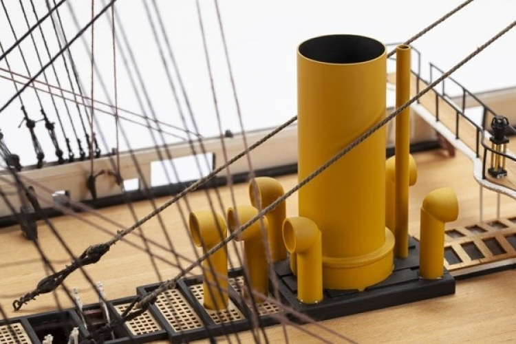 Billing Boats 1:100 HMS Warrior -Wooden hull Billing Boats 1:100 HMS Warrior -Wooden hull