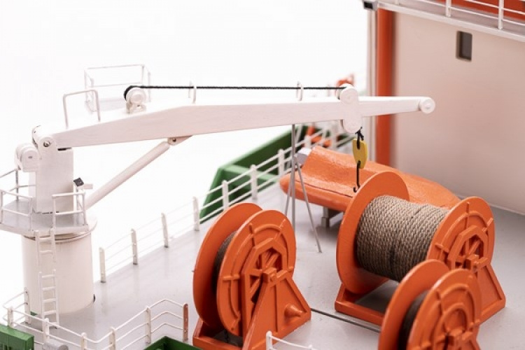 Billing Boats 1:75 - Fairmount Alpine -Wooden hull