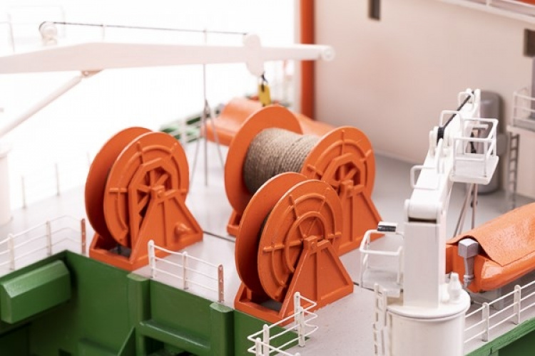 Billing Boats 1:75 - Fairmount Alpine -Wooden hull