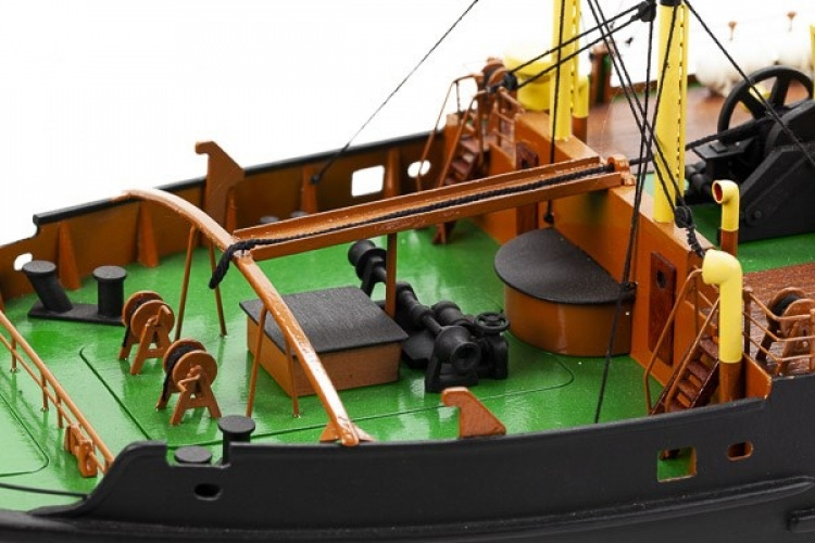 Billing Boats 1:75 Elbjørn Icebreaker -Wooden hull