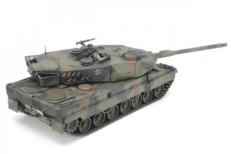 Tamiya 1/35 LEOPARD 2 A6 MBT