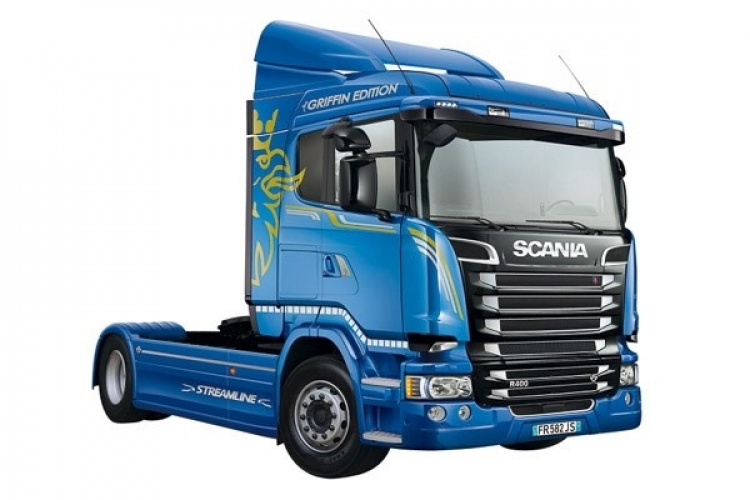 ITALERI 1:24 Scania R400 Streamline (Flat Roof)