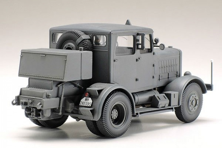 Tamiya 1/48 German Heavy Tractor SS-100