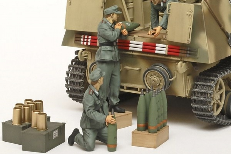 Tamiya 1:35 German Heavy Self-Propelled Howitzer Hummel