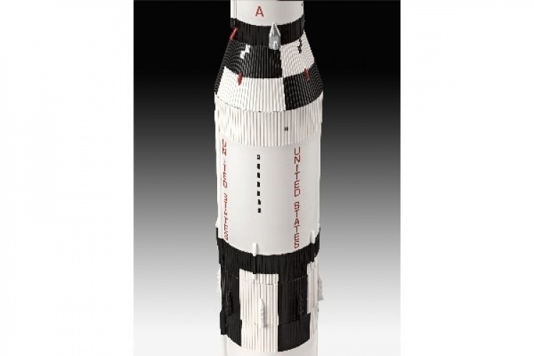 Revell Apollo 11 Saturn V Rocket