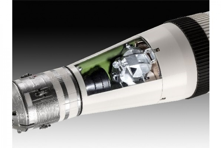 Revell Apollo 11 Saturn V Rocket