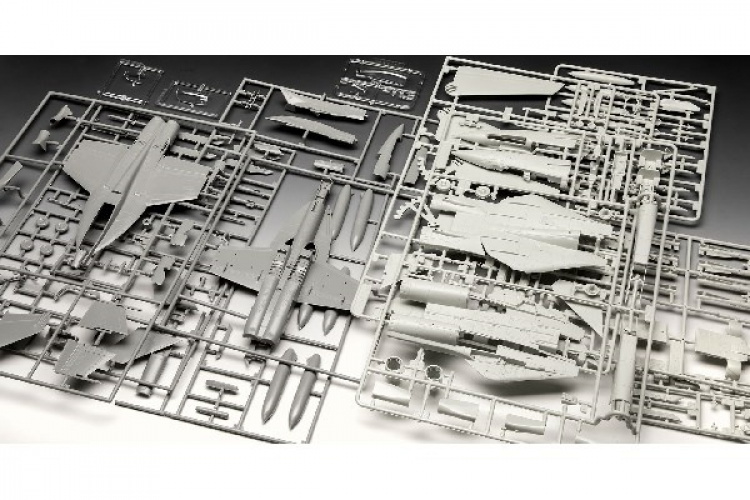 Revell 1:72 Gift Set \'Top Gun 2 Movie Set\'