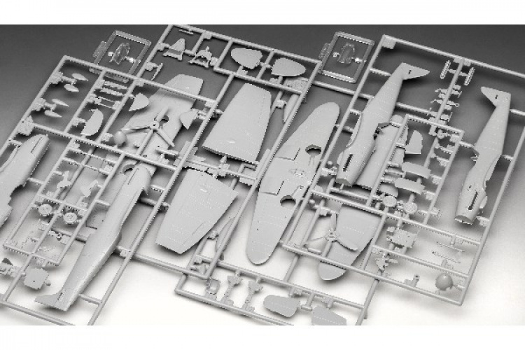 Revell Model Set Combat Set Bf109G-10 & Spitfire Mk 1:72