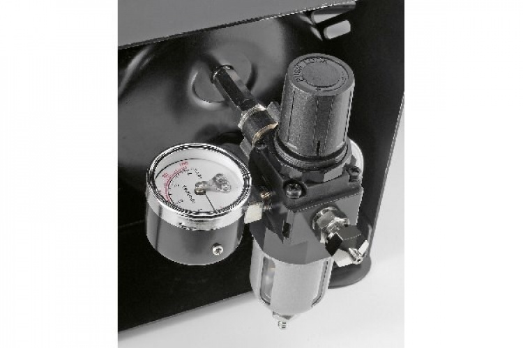 Revell Compressor \'Master Class\' Revell Compressor \'Master Class\'