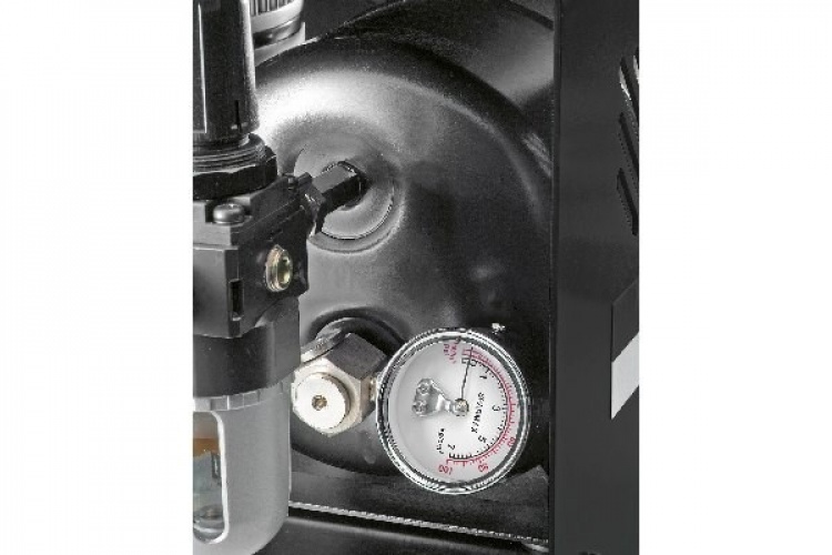 Revell Compressor \'Master Class\' Revell Compressor \'Master Class\'