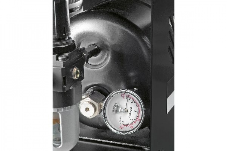 Revell Compressor \'Master Class\' Revell Compressor \'Master Class\'