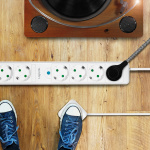 LogiLink Grenuttag 4+2-vägs med fotströ LogiLink Grenuttag 4+2-vägs med fotströ