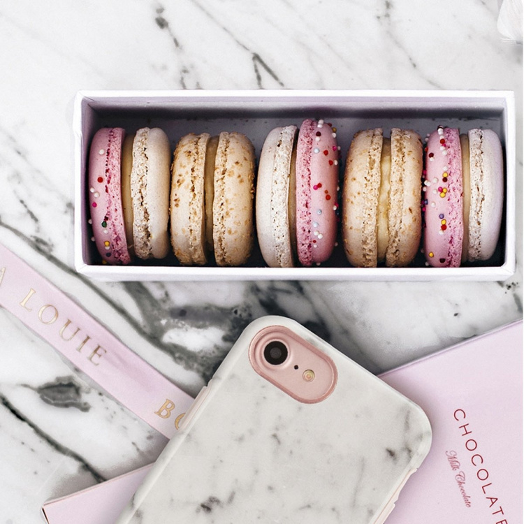 Richmond & Finch iPhone 7/8/SE2-etui, hvid marmor