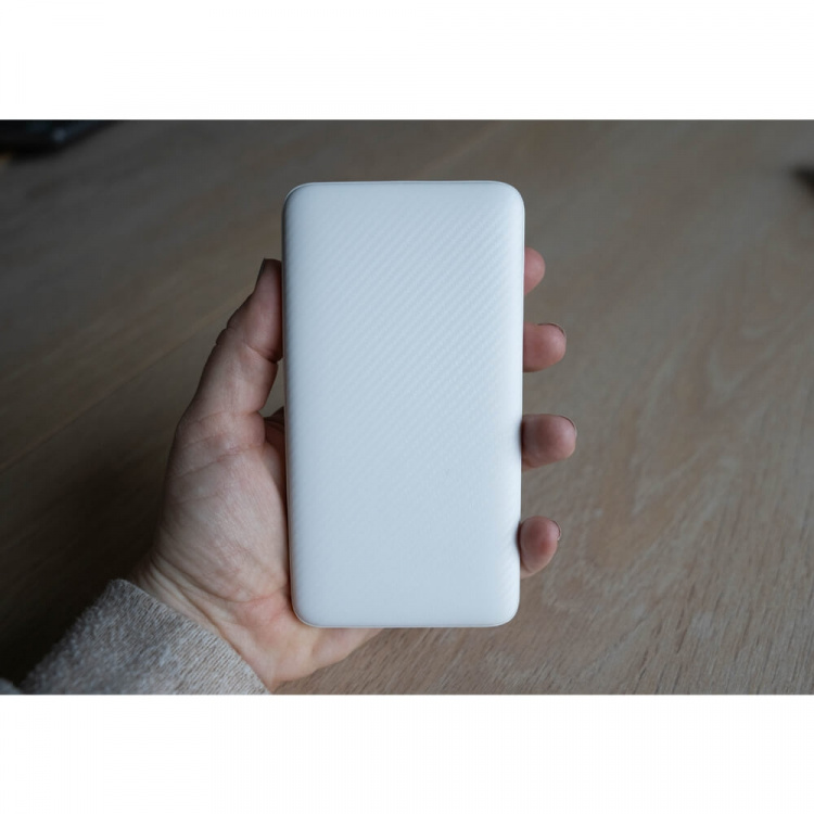Gear Powerbank 10.000mAh LiPolymer Ultracompact 2.1A 1xUSB-C 1xUSB-A 1xMicroUSB Hvid