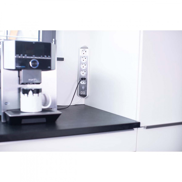 brennenstuhl Estilo 6-vejs hjørnestikdåse med højkvalitets rustfri ståloverflade til køkken og kontor (skrivebordsstik med 4x beskyttende kontaktstik, 2x Euro-stik, inkl. USB-opladningsfunktion) sølv/hvid TYPE F