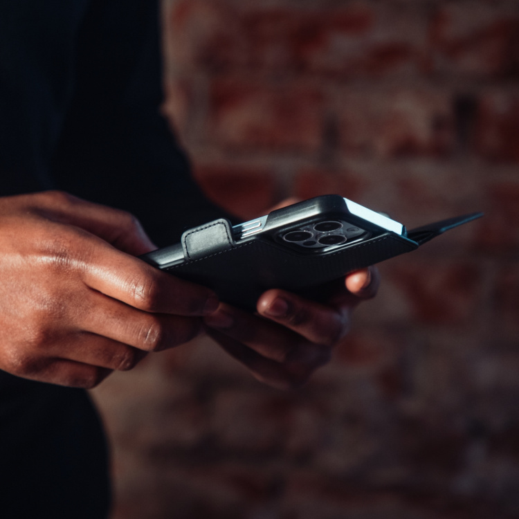 Krusell Telefonpung i læder iPhone 13 Pro Sort Krusell Telefonpung i læder iPhone 13 Pro Sort