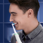 Oral B Elektrisk tandbørste iO6 Series M6 Hvid