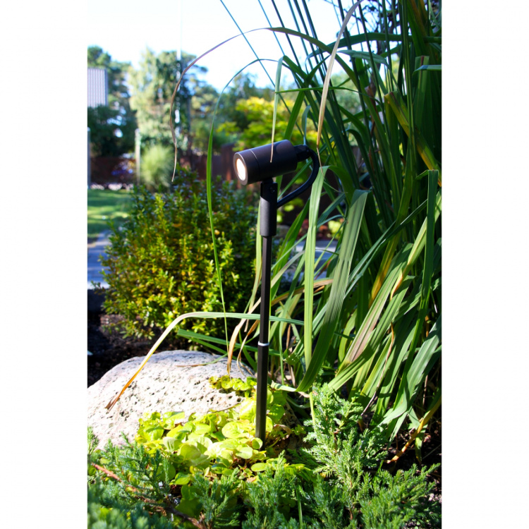 LightsOn Astro Spotlight riktbar 180° LightsOn Astro Spotlight riktbar 180°